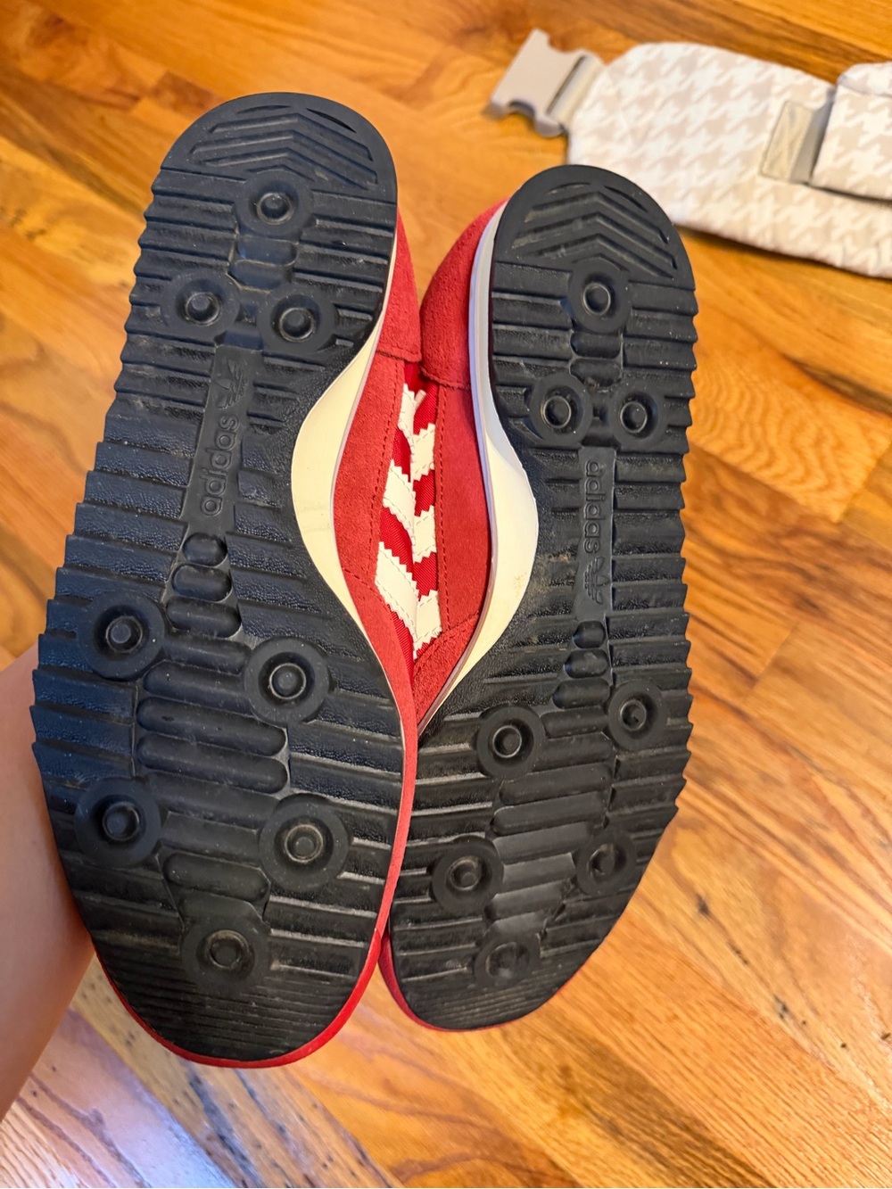 Adidas shoes - Picture 4 of 4